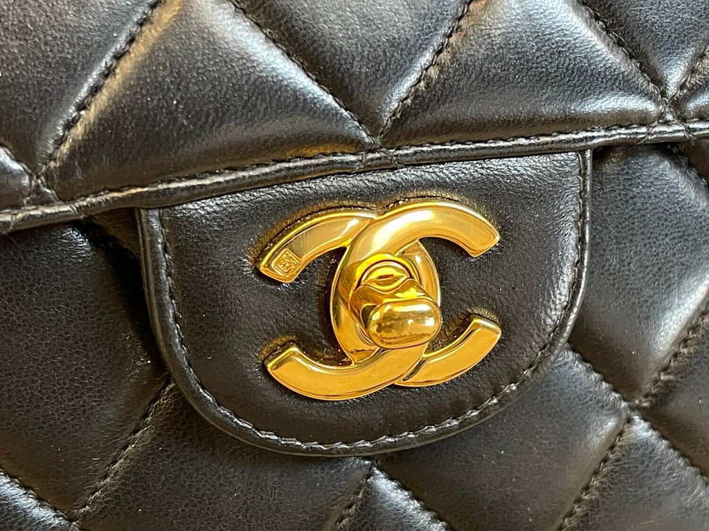 100 Original Chanel Vintage Jumbo Flap bag series 6 Preloved